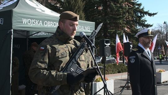 "...przysięgam służyć wiernie Rzeczypospolitej Polskiej". Przysięga wojskowa w Malborku