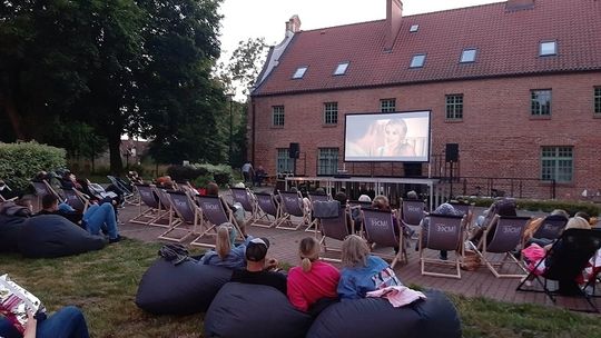 Pulp Fiction w ostatniej wakacyjnej odsłonie kina plenerowego - MCKiE zaprasza do rezerwacji miejsc