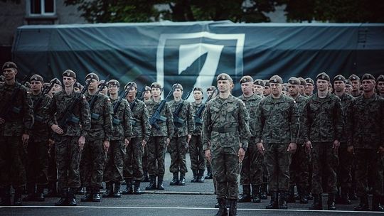 Smętowo Graniczne. Naziemny Zespół Poszukiwawczo-Ratowniczy 7PBOT zaangażowany w działania poszukiwawcze po rozbiciu prywatnego śmigłowca.