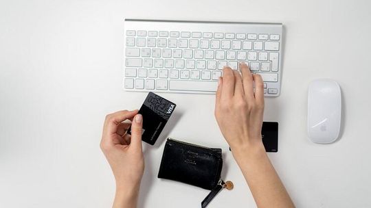 Sprzedaż online to nowy trend na 2021 rok. Przenieś firmę do sieci, a pozycjonowanie stron pozwoli Ci odnaleźć nowych Klientów