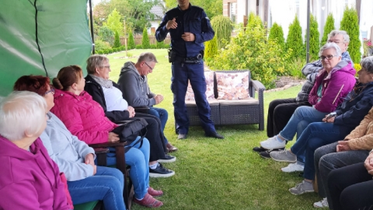 Stare Pole. Policjanci rozmawiali z seniorami o bezpieczeństwie