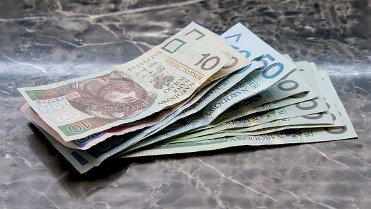 Świadczenie z ZUS jeszcze przed Świętami. Coraz częściej na konto.