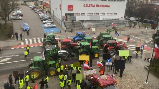 Sztumscy policjanci zabezpieczali protest rolników.