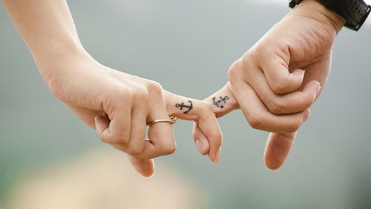 Uczucia i finanse – połowa Polaków woli je rozdzielać