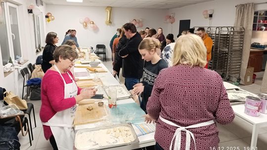 Ulepiono blisko 15 tysięcy pierogów. Mieszkańcy Malborka wspierają 7- letnią Zosię.