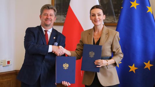 Umowa o dofinansowanie na utworzenie Klubu Seniora w Malborku podpisana.