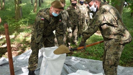 W Malborku przeprowadzono wspólne ćwiczenia terytorialsów i straży pożarnej.