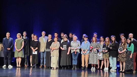 Weronika Kosior będzie reprezentowała Malbork na eliminacjach centralnych 66. Ogólnopolskiego Konkursu Recytatorskiego