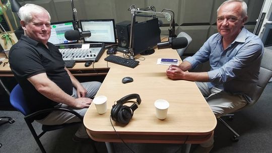 Wiesław Lewandowski, oprowadzający po wieży ciśnień gościem Malborskiego Okna Dialogowego.
