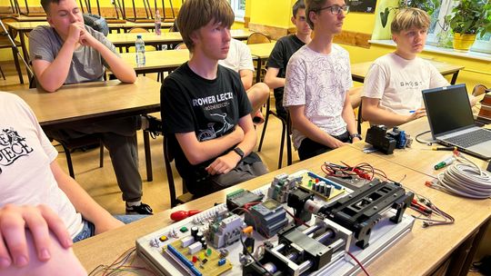 Zajęcia specjalistyczne w Technikum nr 3 w Malborku. Uczniowie rozwijają kompetencje techniczne