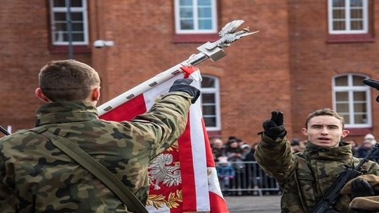 Zdali maturę, ukończyli szkolenie i zostali żołnierzami WOT