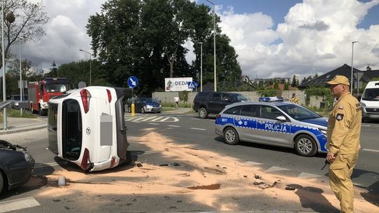 Zderzenie trzech aut na ul. Wojska Polskiego i Dąbrowskiego w Malborku