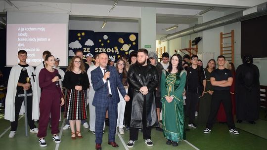 „Ze szkołą przez wieki” – Dzień Edukacji Narodowej w Technikum nr 3 w Malborku.