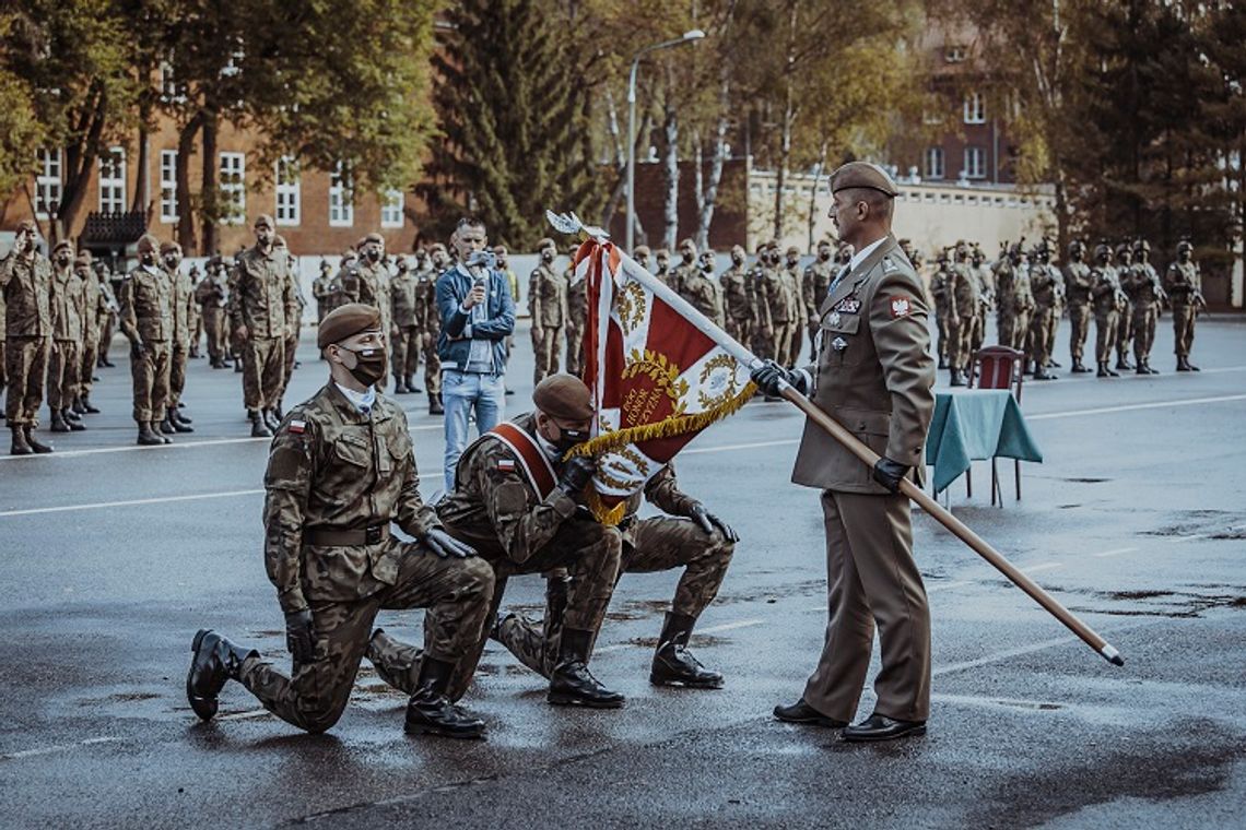 4 Warmińsko-Mazurskiej Brygada Obrony Terytorialnej otrzymała sztandar. Wręczono również medale "Pro Patria" oraz Krzyże Za Wybitne Zasługi dla Związku Kombatantów RP i BWP.