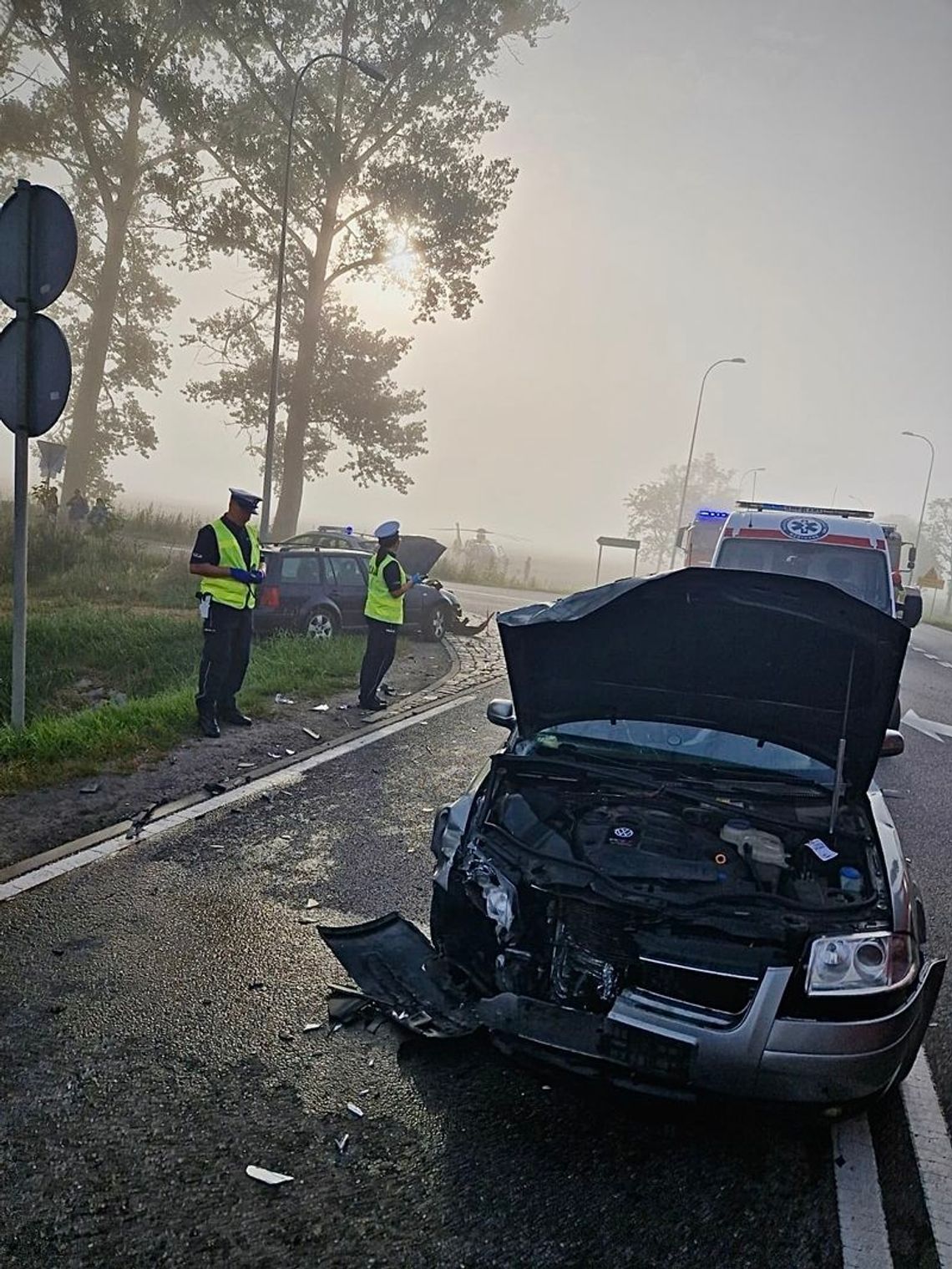 5 osób poszkodowanych w wyniku zderzenia dwóch aut w Gnojewie.