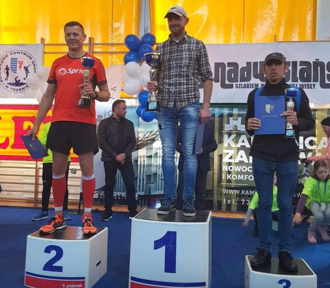 Bartosz Mazerski z LKS-u Zantyr Sztum został zwycięzcą półmaratonu rozegranego w ramach VII Biegu Nadwiślańskiego Szlakiem Doliny Dolnej Wisły w Tczewie.