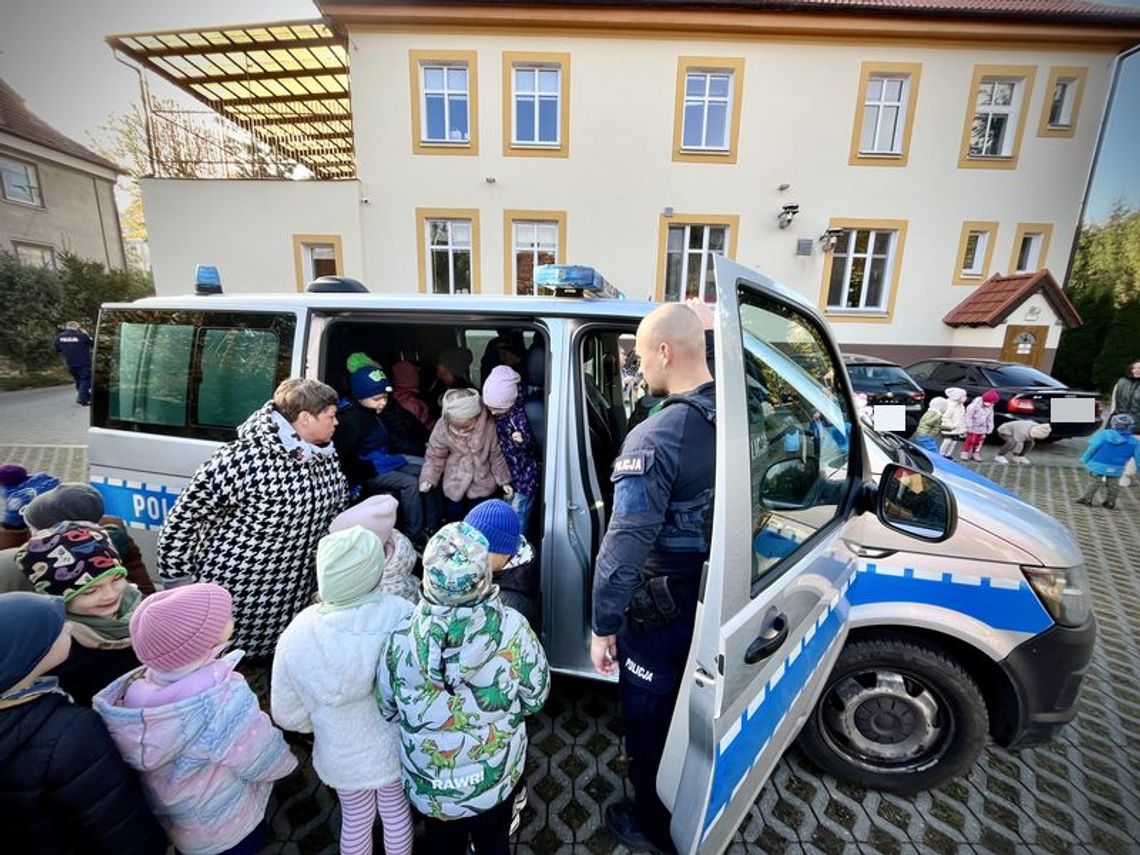 Bezpieczeństwo tematem spotkania malborskich policjantów z przedszkolakami.