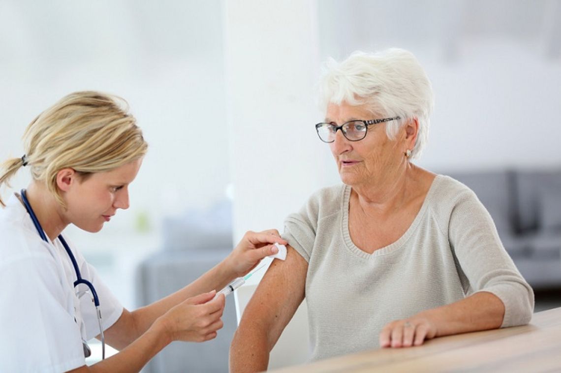 Bezpłatne szczepienia przeciwko pneumokokom również dla seniorów z Malborka