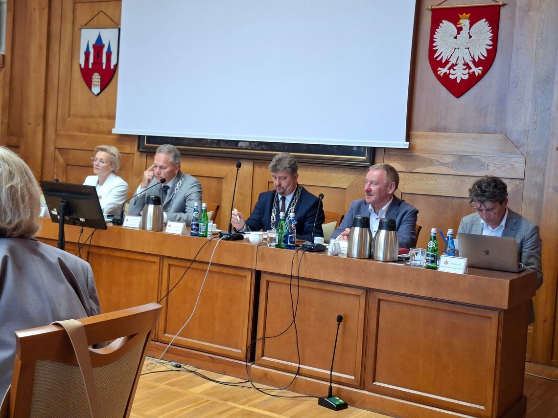Burmistrz Malborka bez wotum zaufania i absolutorium. Czy będzie referendum? Burmistrz Malborka bez wotum zaufania i absolutorium. Czy będzie referendum?