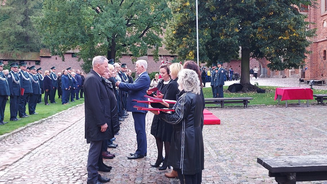 Burmistrz Miasta Malborka odznaczony medalem Zasłużony dla Krajowej Administracji Skarbowej.