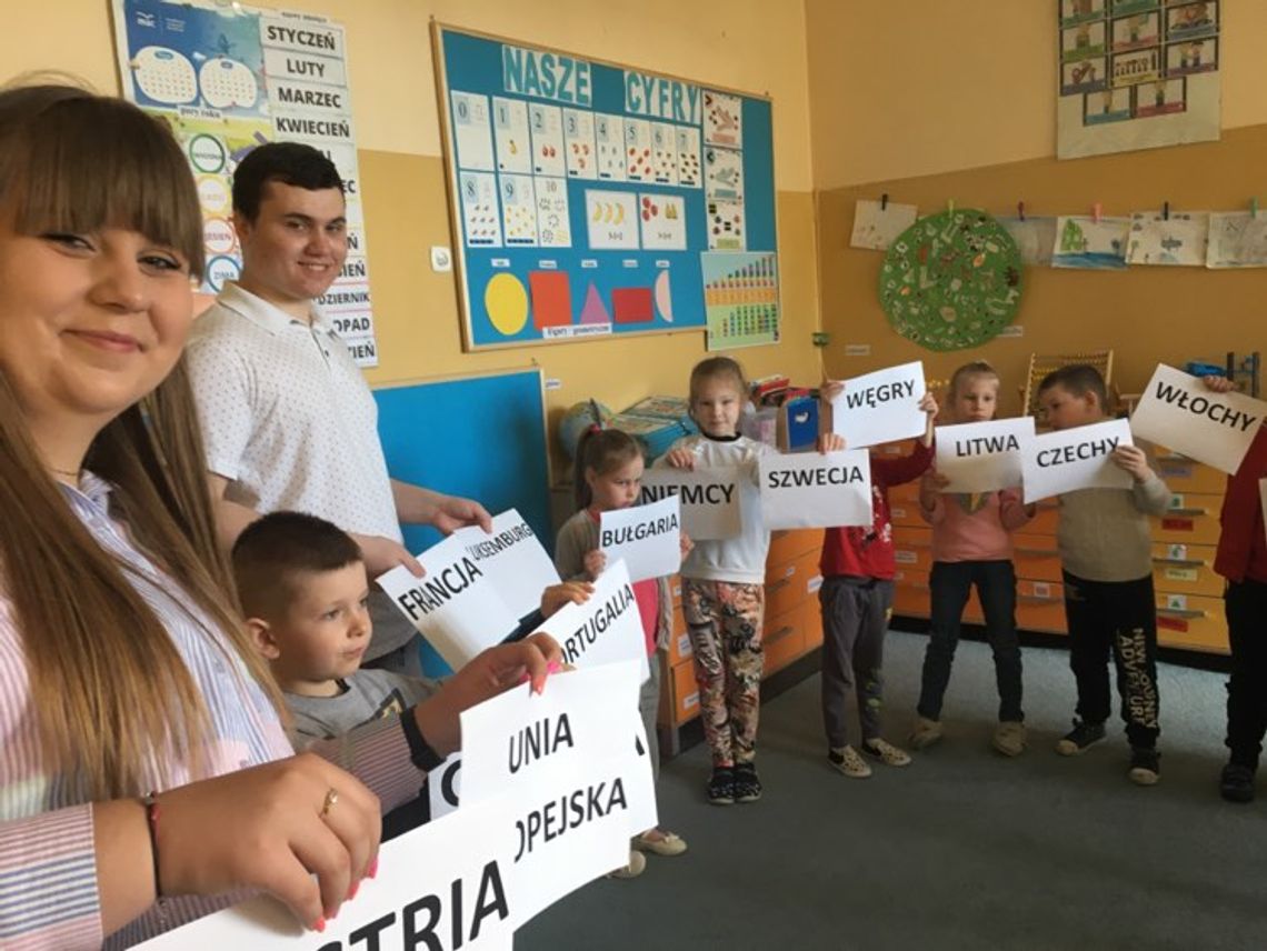 Czy w bajkach są europejskie wartości? Uczniowie ZSP nr 3 z wizytą o UE w malborskim przedszkolu.