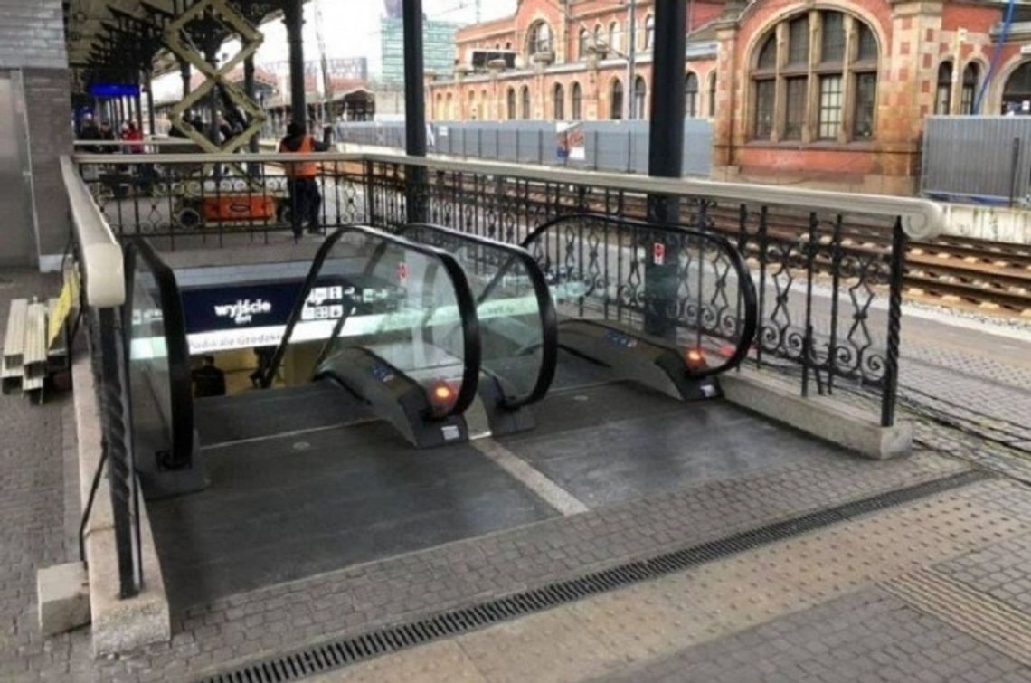 Dla podróżnych na stacji Gdańsk Główny są windy i schody ruchome 