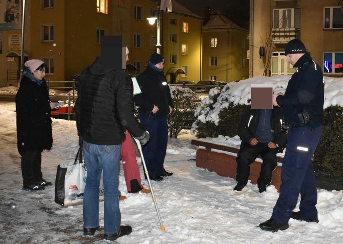 Działania malborskich służb w pomocy bezdomnym. Nie bądź obojętny – możesz pomóc dzięki zgłoszeniu na Krajowej Mapie Zagrożeń Bezpieczeństwa.