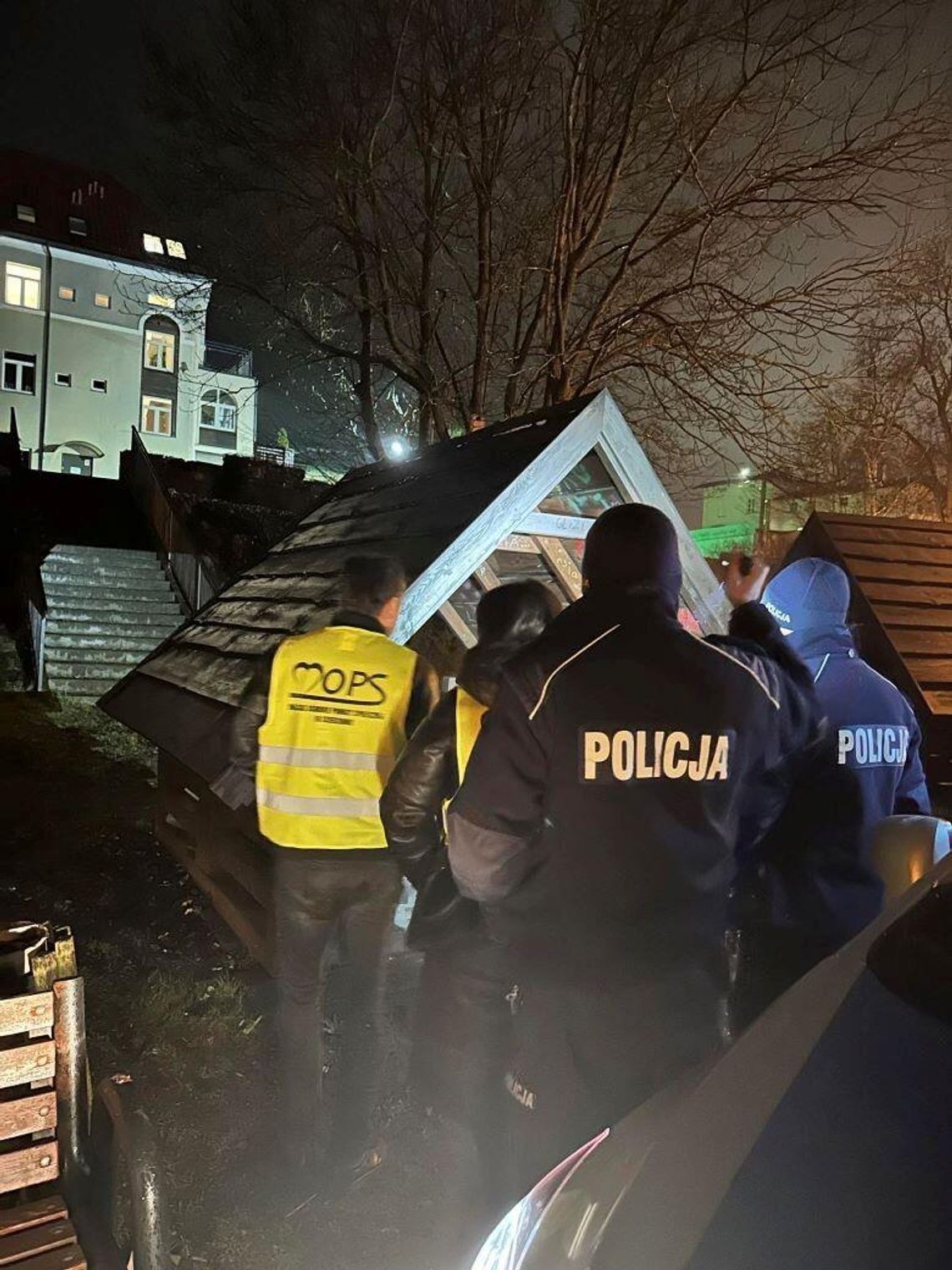 Działania sztumskich policjantów na rzecz osób w kryzysie bezdomności. Działania sztumskich policjantów na rzecz osób w kryzysie bezdomności.
