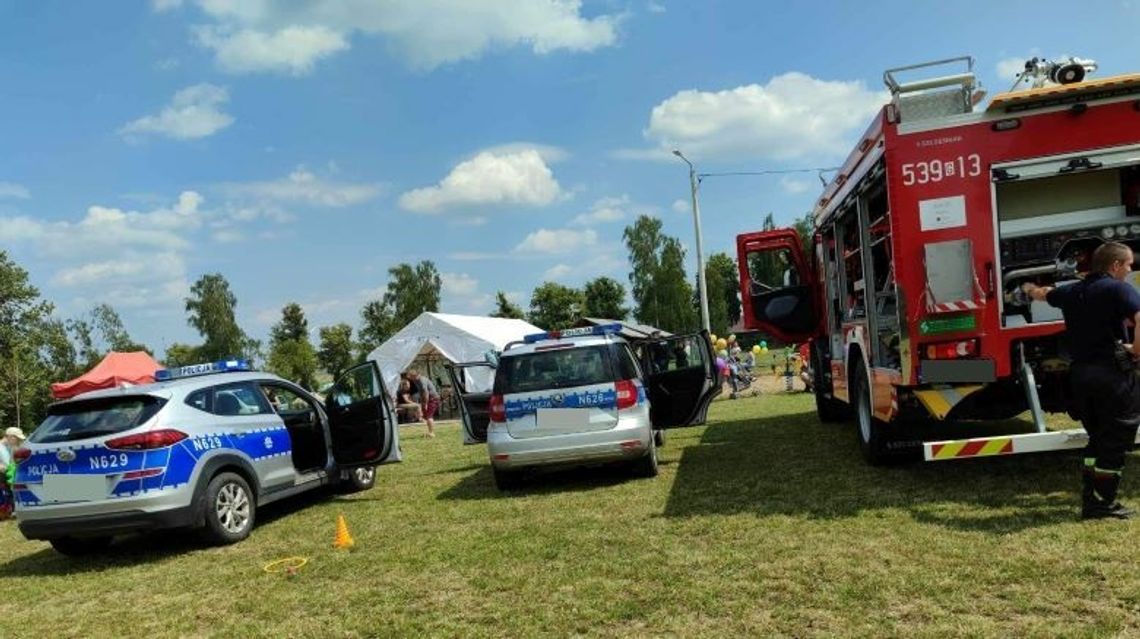 Dzielnicowi ze Starego Targu wzięli udział w festynie, gdzie promowali zawód policjanta