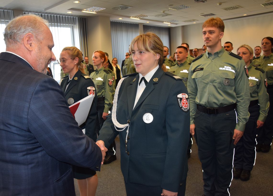 Gdańsk. Uroczysta zbiórka w Urzędzie Skarbowym z okazji Narodowego Święta Niepodległości