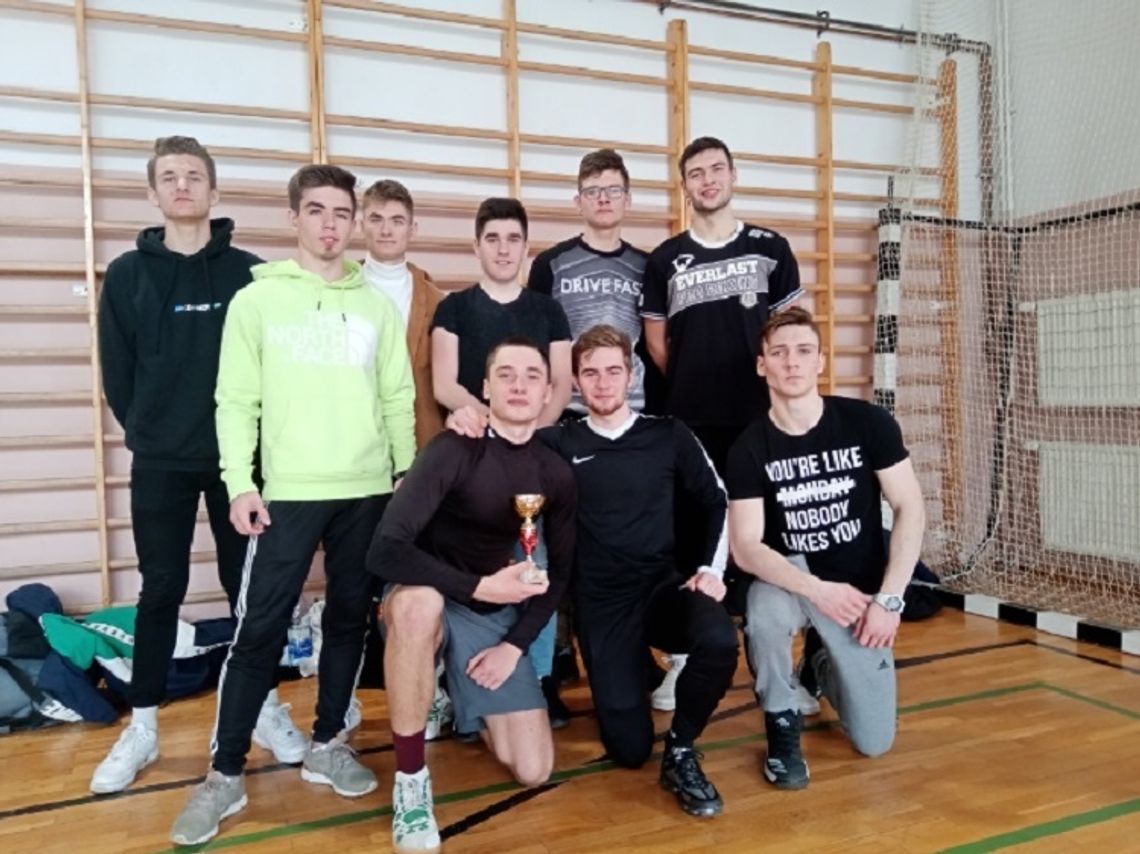 I miejsce drużyny II LO w Malborku w koszykówce chłopców w ramach Licealiady szkół ponadgimnazjalnych.