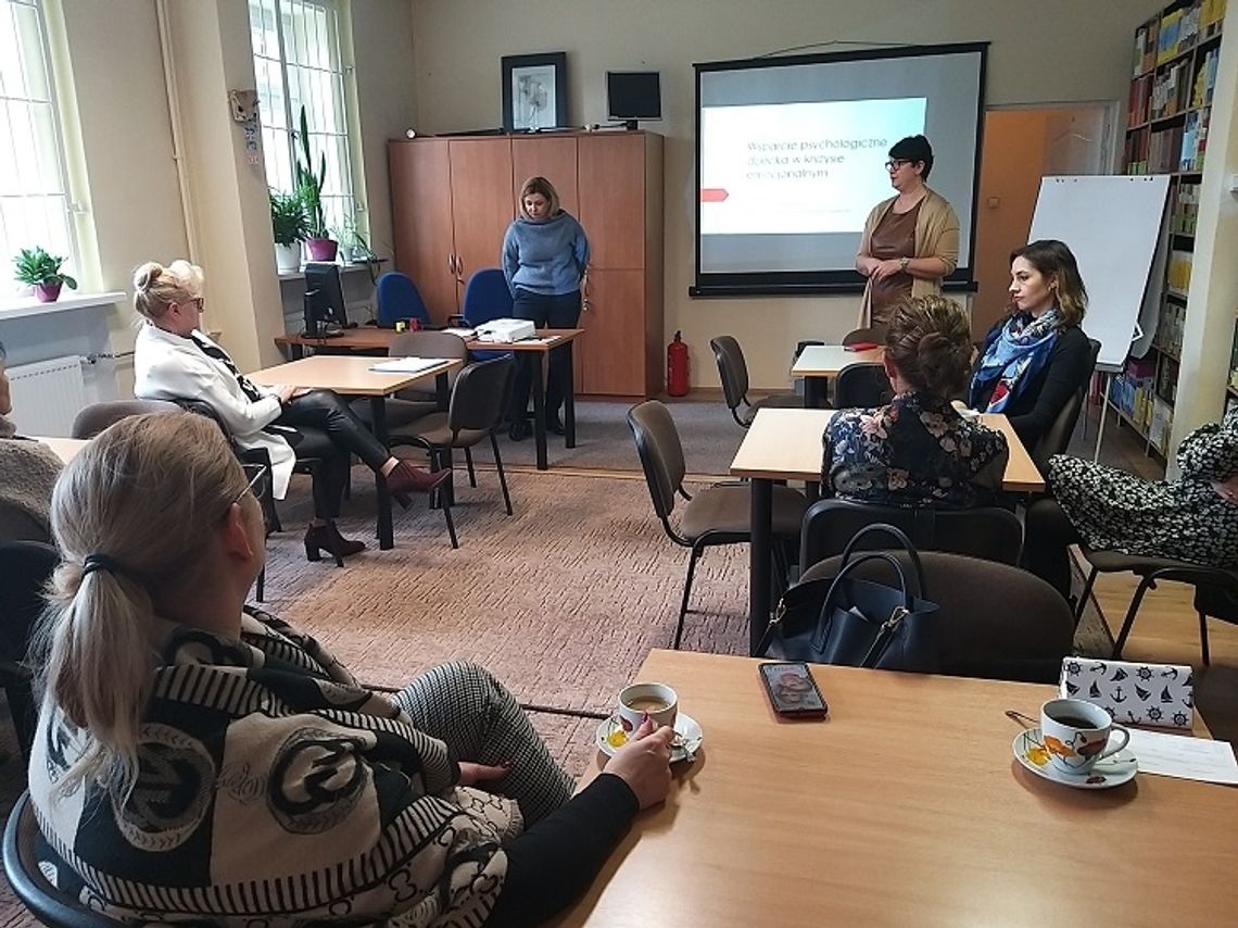 "Jak rozmawiać z dziećmi na trudne tematy" - szkolenie dla nauczycieli w Bibliotece Pedagogicznej w Malborku.