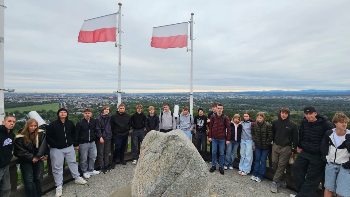 Krakowska integracja uczniów z Polski i Ukrainy. Krakowska integracja uczniów z Polski i Ukrainy.