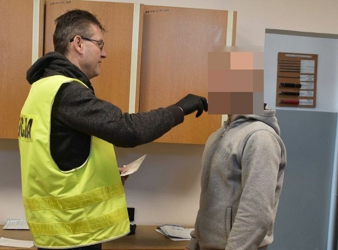 Kryminalni zatrzymali sprawcę kradzieży w jednej z malborskich szkół.