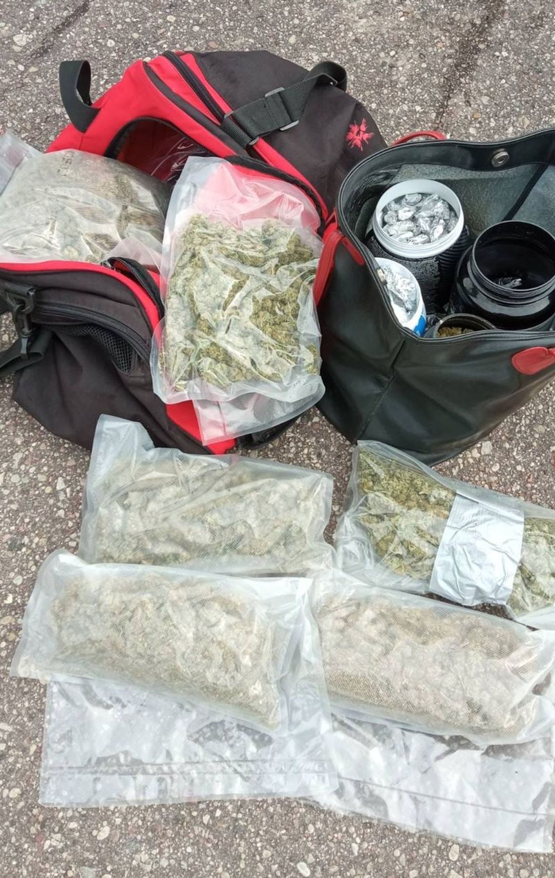 Malbork. Areszt dla 31-latka za posiadanie 1 kilograma narkotyków.
