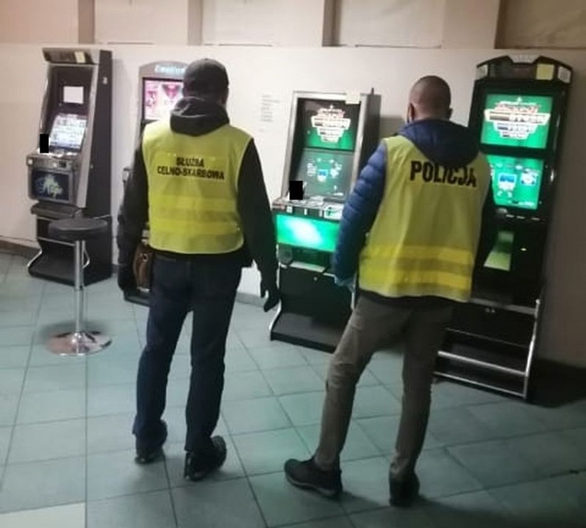 Malbork. Funkcjonariusze zabezpieczyli kolejne nielegalne automaty do gier hazardowych.