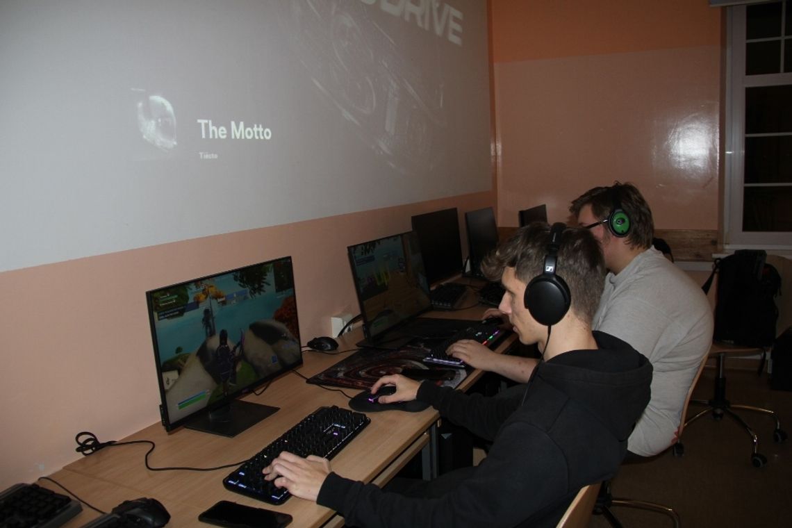 Malbork. "Gamingowa Moc w Mikołajkową Noc” w Technikum nr 3.