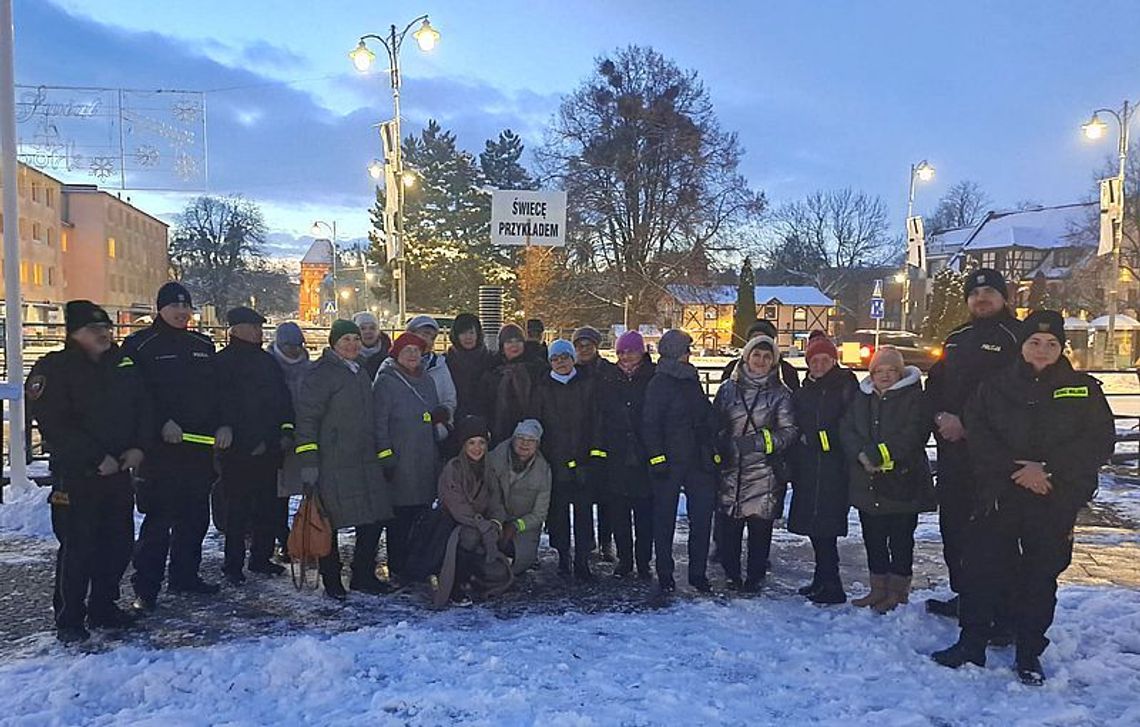 Malbork. Happening „Świeć przykładem – Noś odblaski!”