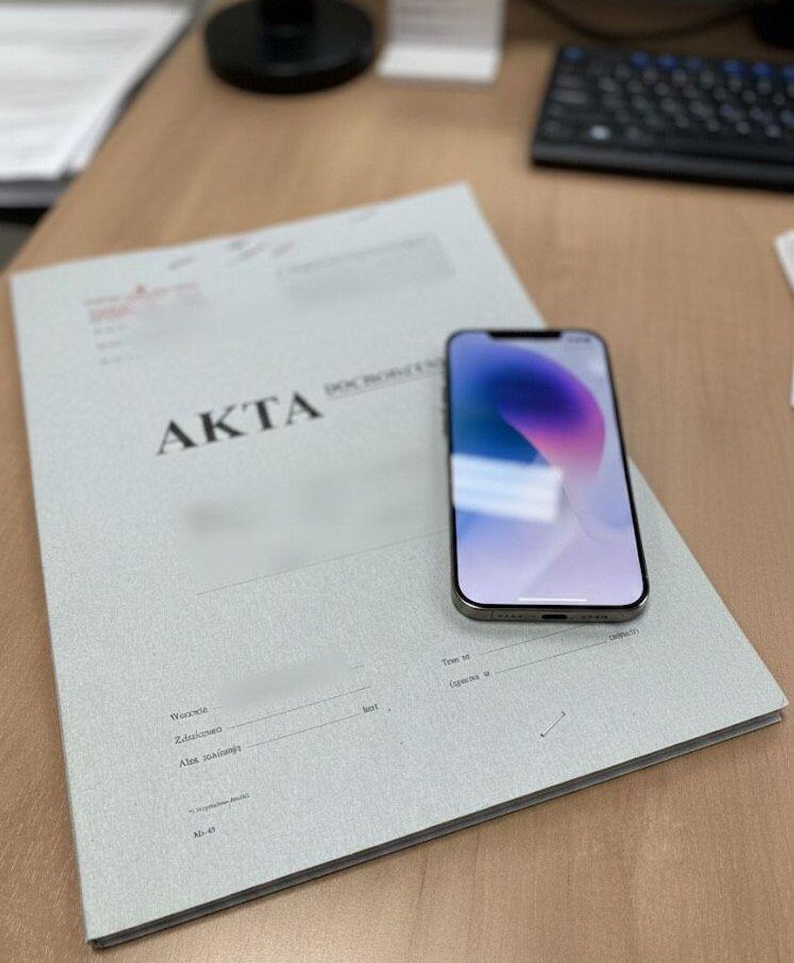 Malbork. Kryminalni odzyskali telefon o wartości 7 tysięcy złotych i zatrzymali sprawcę kradzieży.