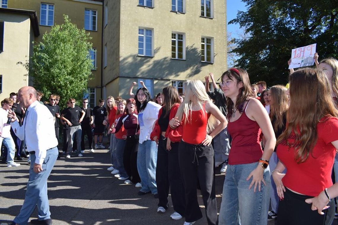 Malbork. Otrzęsiny klas pierwszych w Technikum nr 3