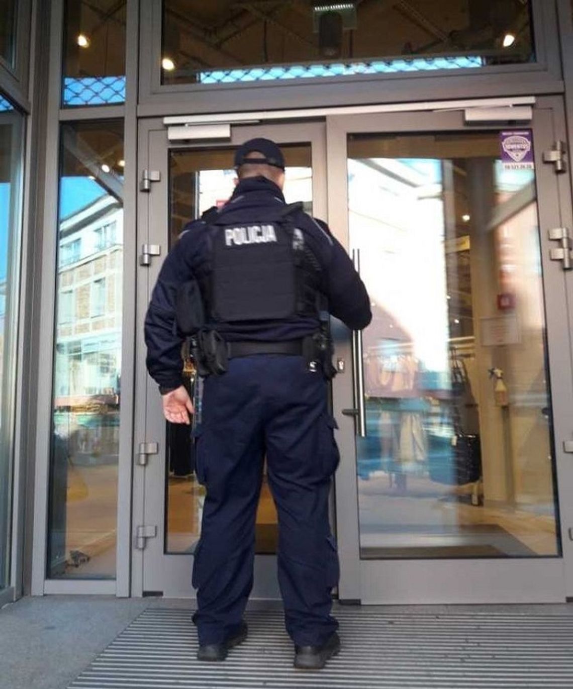 Malbork. Policja apeluje- przestrzegajmy obowiązujących obostrzeń!
