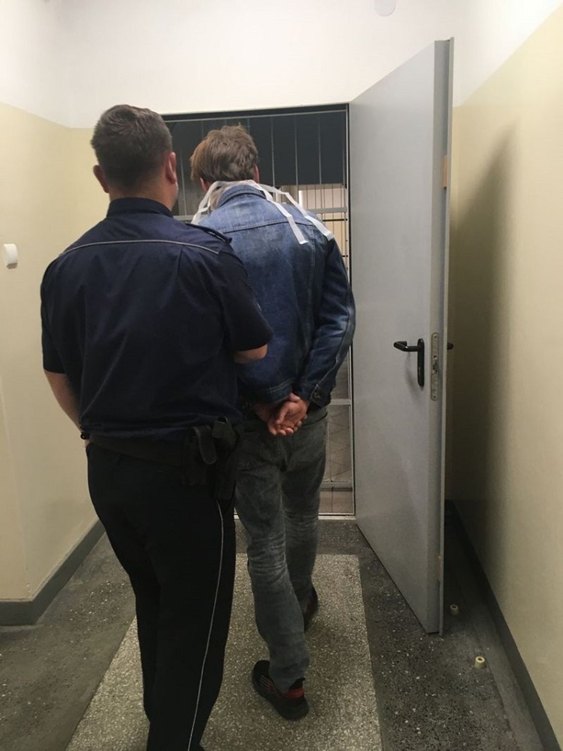 Malbork. Policjanci zatrzymali 21 – latka podejrzanego o kradzież