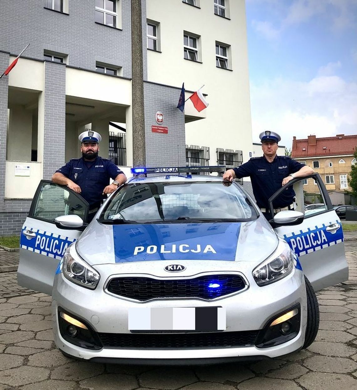 Malbork. Policyjny pilotaż mężczyzny potrzebującego pilnej pomocy medycznej