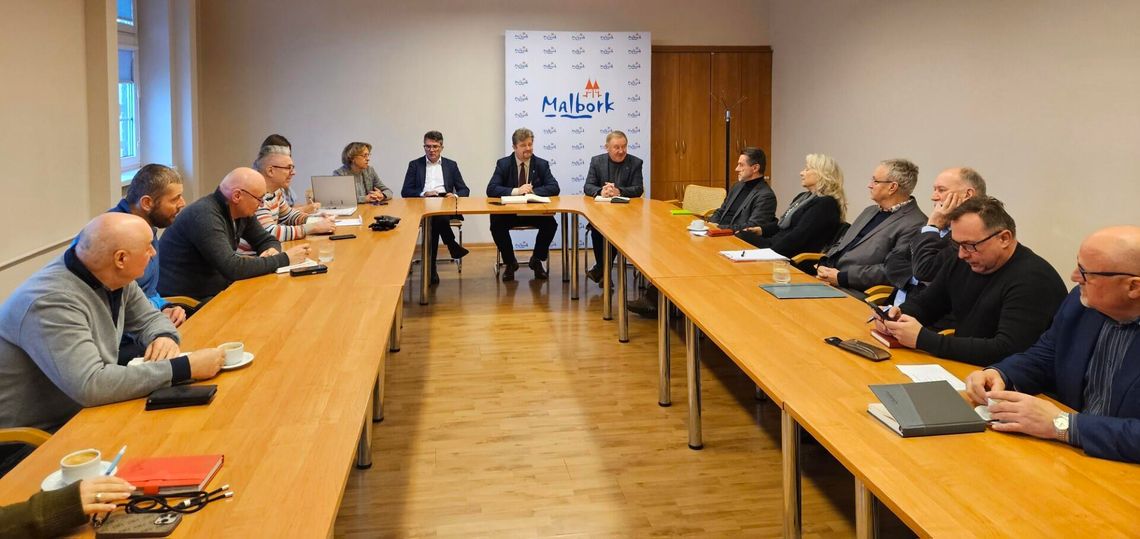 Malbork. Spotkanie koordynacyjne służb miejskich w związku z trudnymi warunkami zimowymi
