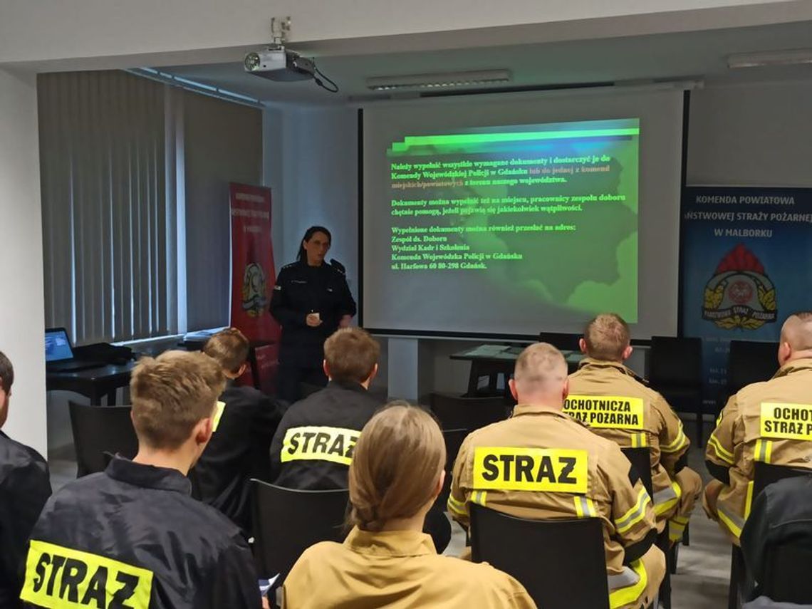 Malbork. Spotkanie policjantów z kandydatami do Ochotniczej Straży Pożarnej.