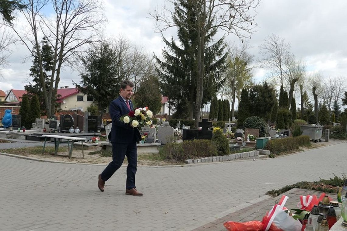 Malbork. Upamiętniono ofiary zbrodni katyńskiej oraz ofiary katastrofy samolotu rządowego pod Smoleńskiem.