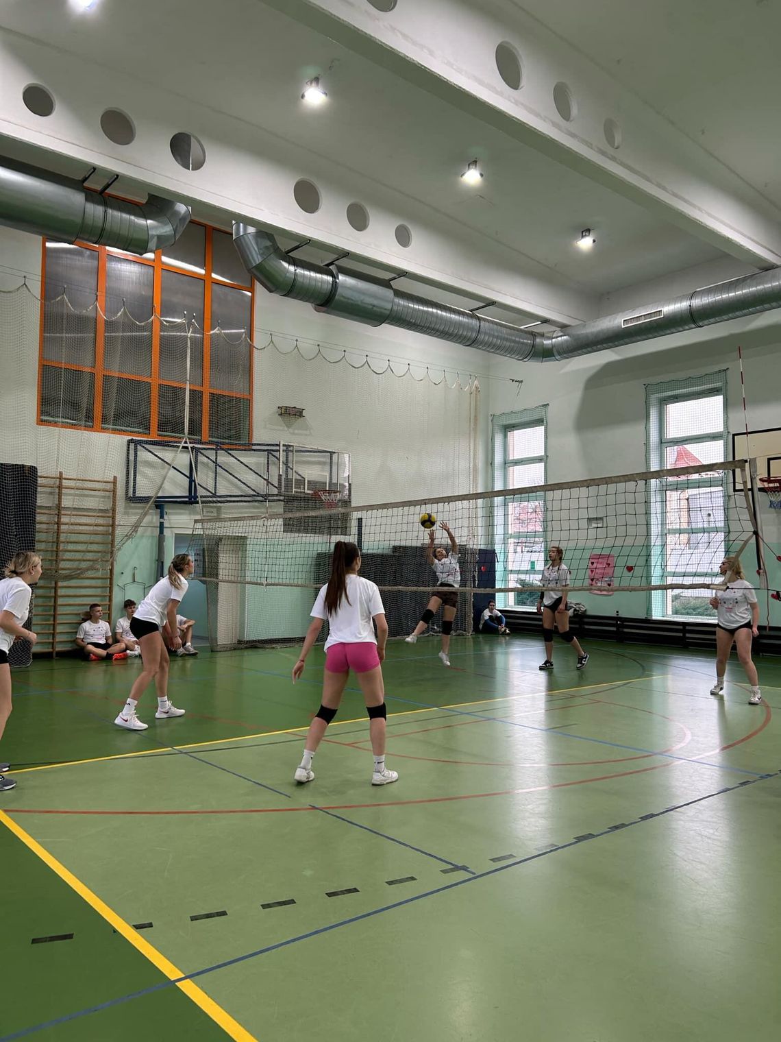 Malbork. Walentynkowy Turniej "VolleyLove" – sport, integracja i miłość do siatkówki