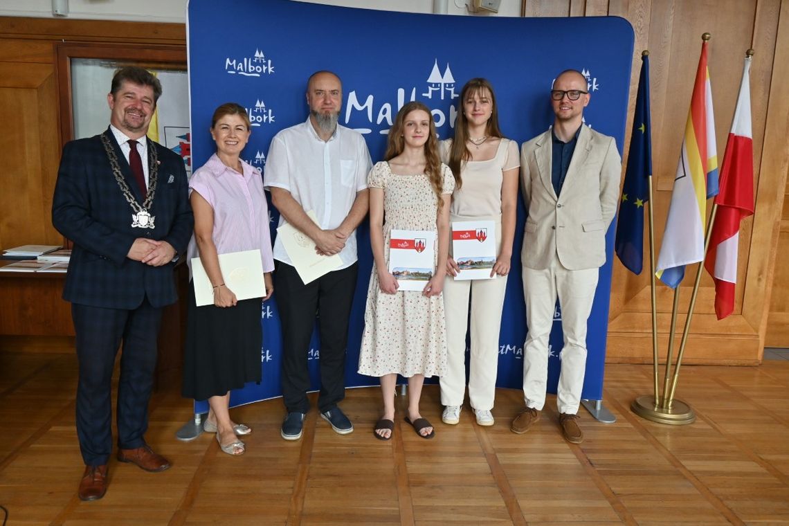 Malbork. Wręczenie nagród laureatom i finalistom konkursów przedmiotowych i poza przedmiotowych.