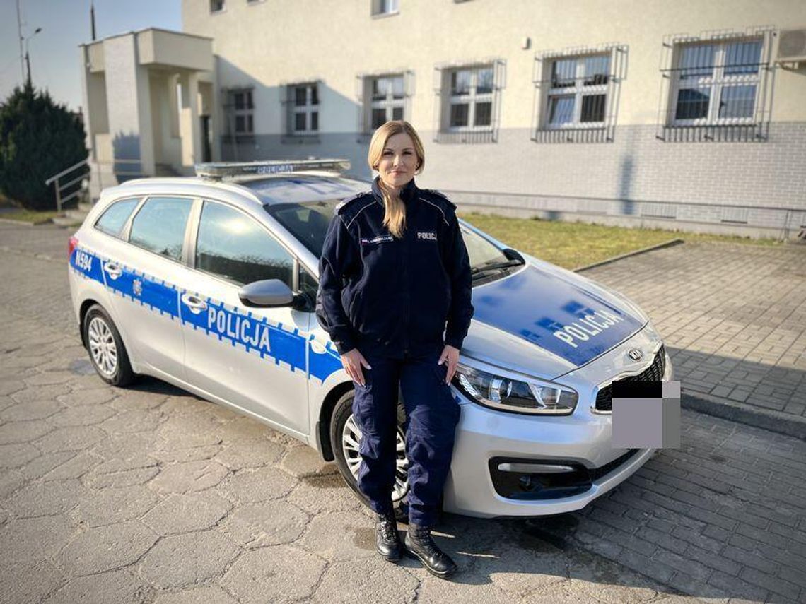 Malborskie policjantki uratowały mężczyznę, który dostał udaru za kierownicą samochodu.