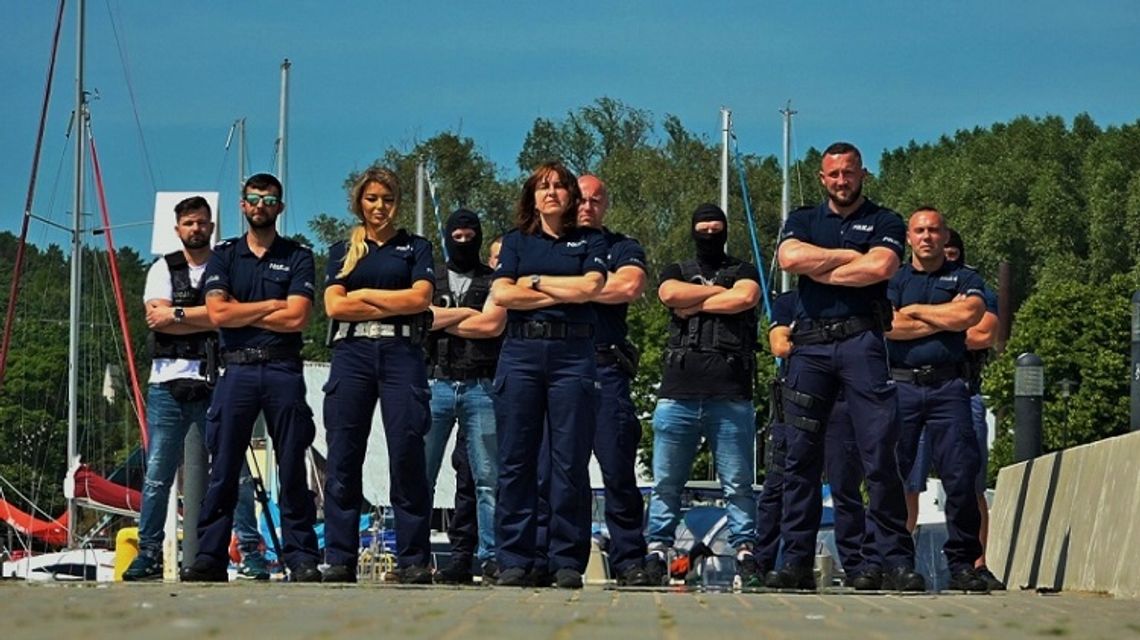 Nowodworscy policjanci włączyli się w akcję #GaszynChallenge